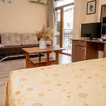 Lucky Hotel 2*