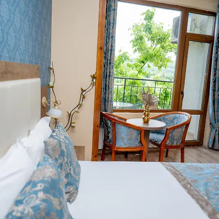 Lucky Hotel 2*